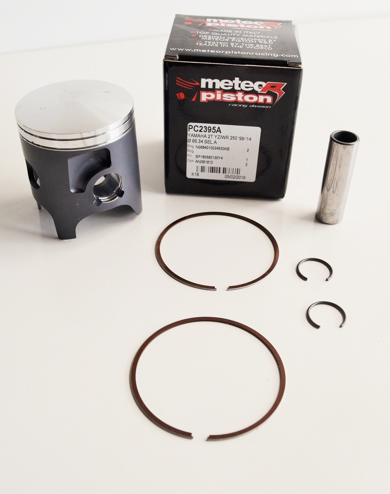 YAMAHA 2T Meteor Piston Kits