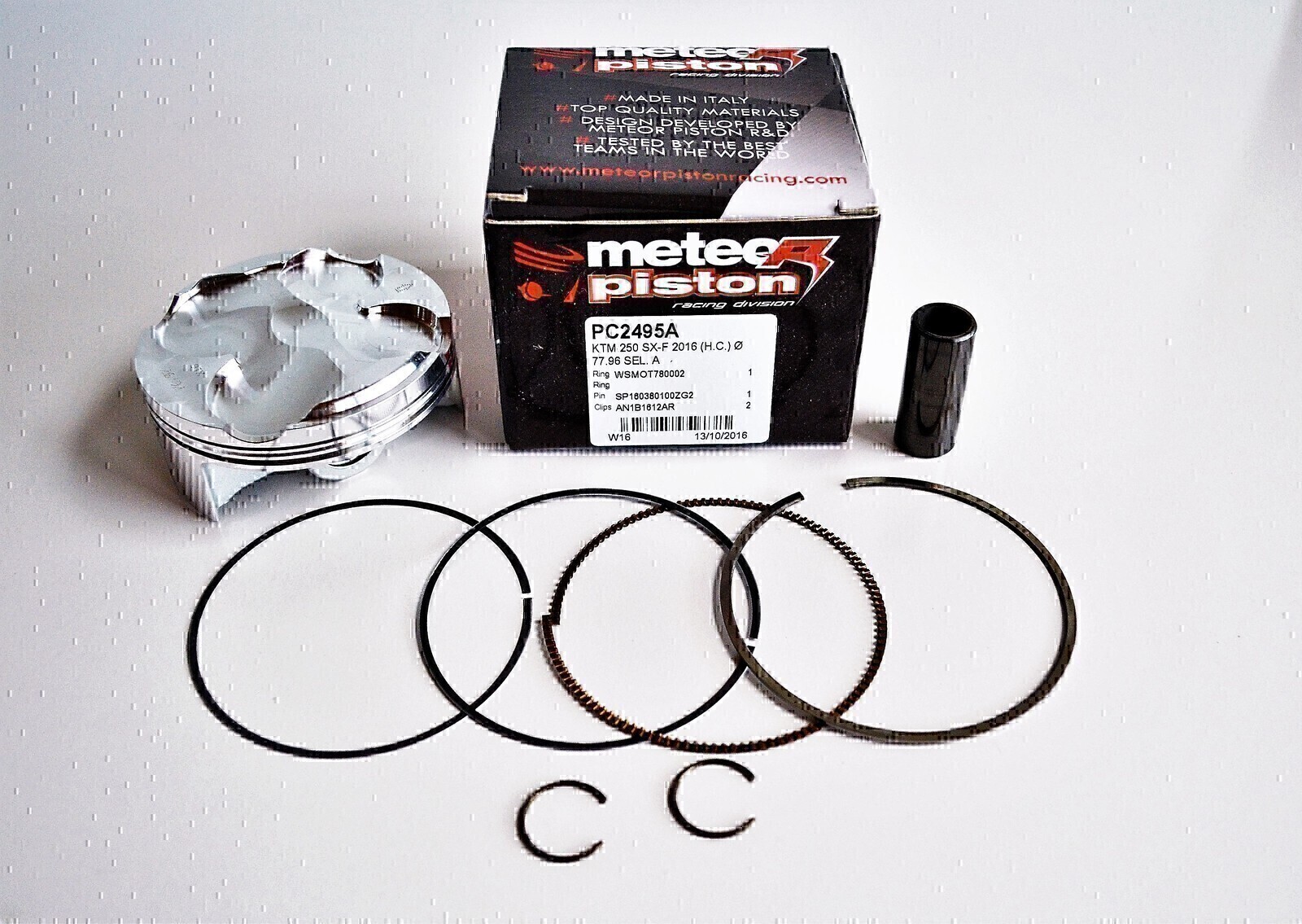 METEOR PISTON KIT FOR KIT FOR KTM / HUSQVARNA 4T WITH DLC PIN 250SXF 250XCF / 250FC 2016 - 2018 H.C. ?² 77.96 SIZE. A